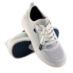 NWT Vessi Women's Weekend 1.5 Waterproof Sneakers Marble White 6